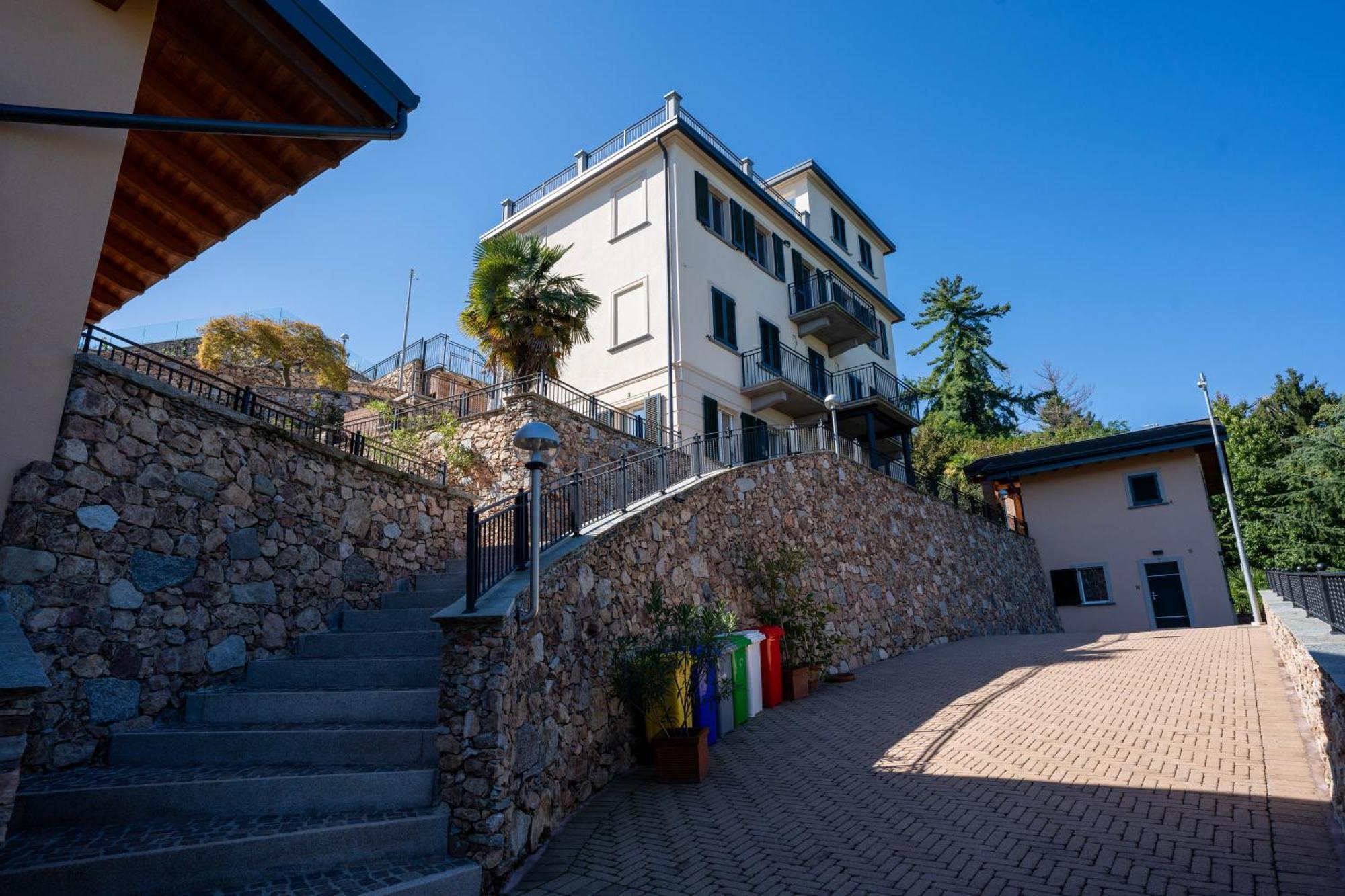 Villa San Carlo Arona Exteriör bild